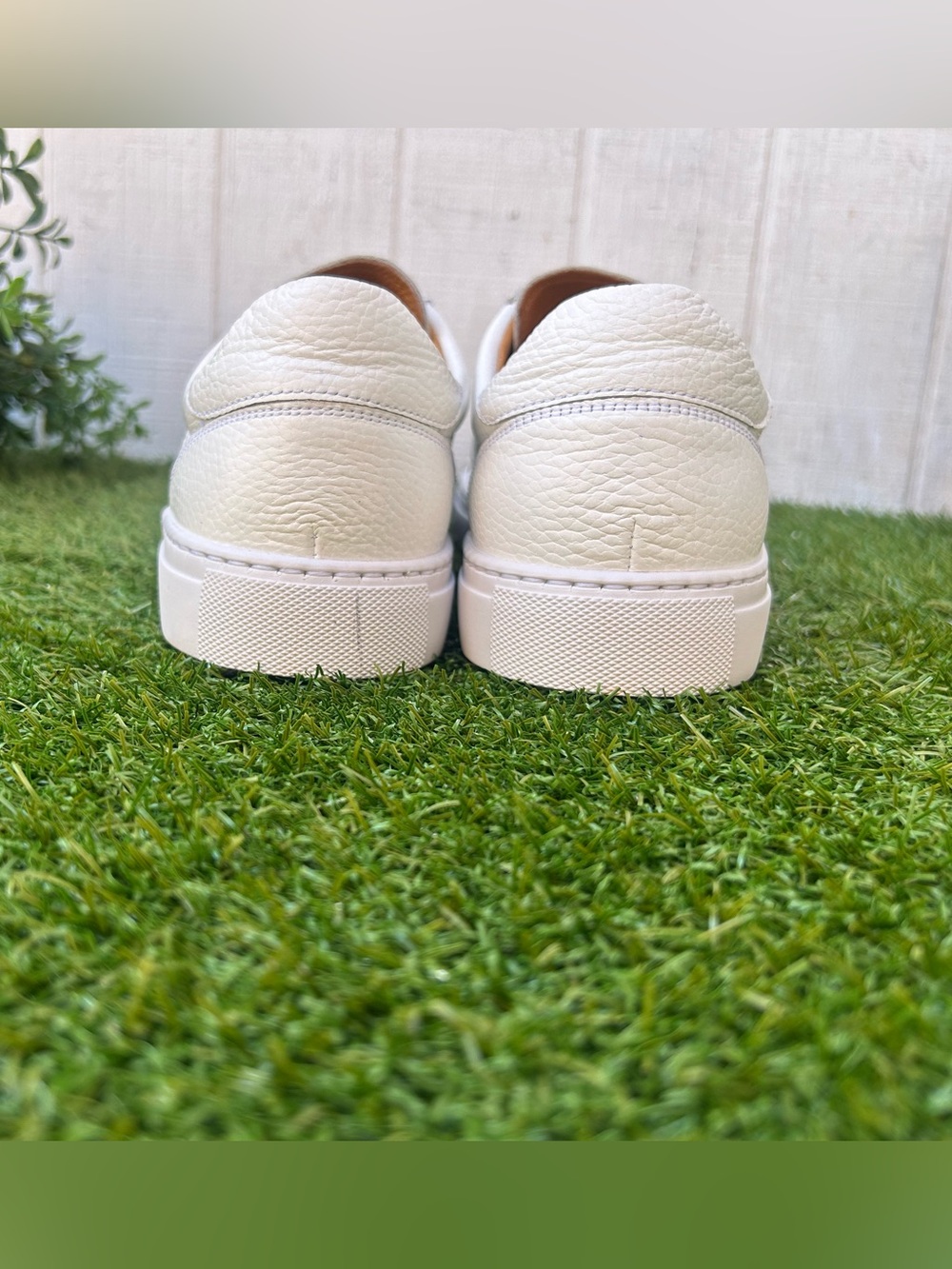 MAGNANNI Laska Slip-On Sneaker
WHITE men size 9.5 new
$475 - Picture 9 of 16